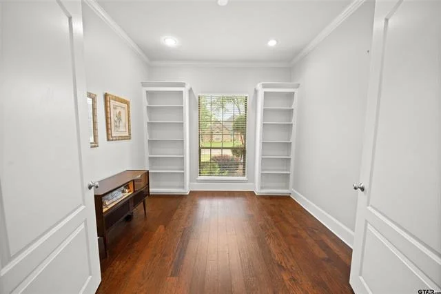 Photo of 614 Tryon Court