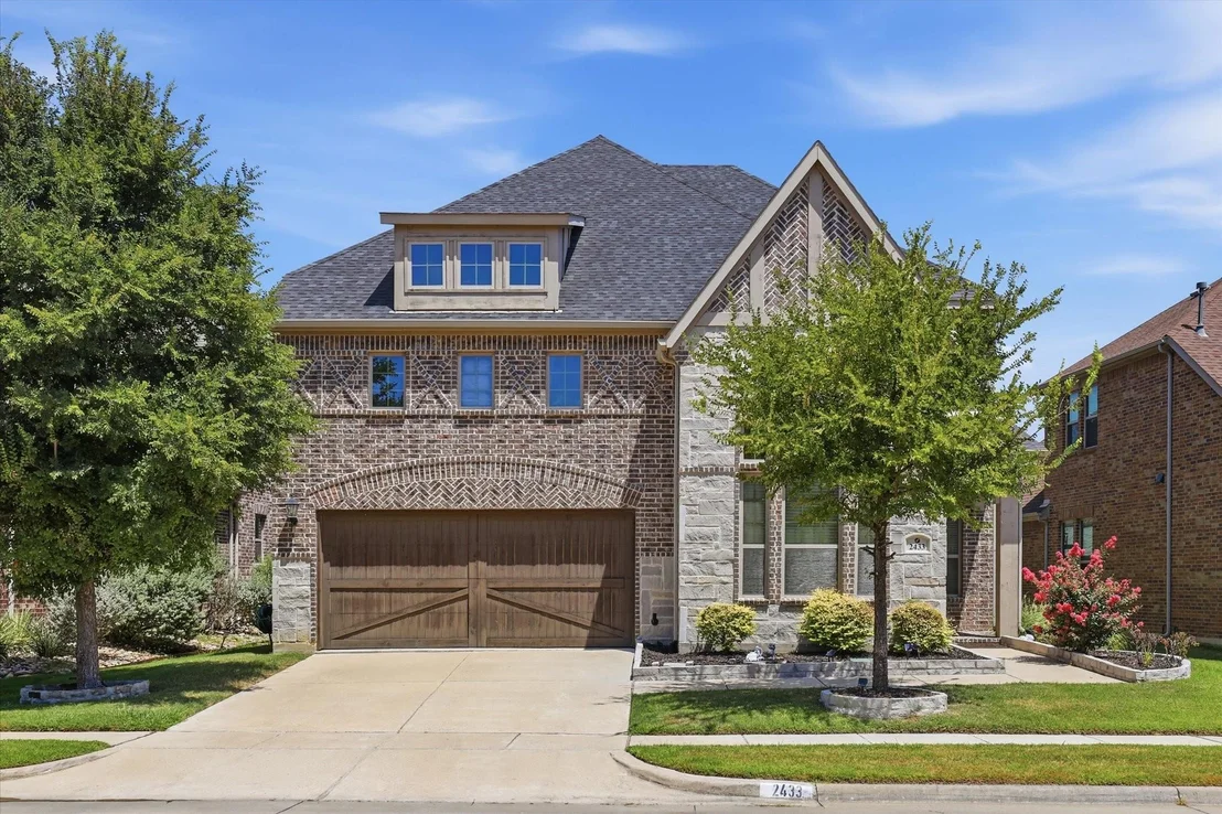 Photo of 2433 Mare Road