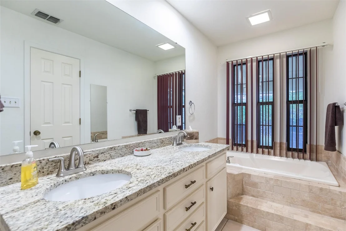 Photo of 3166 Constitution Avenue