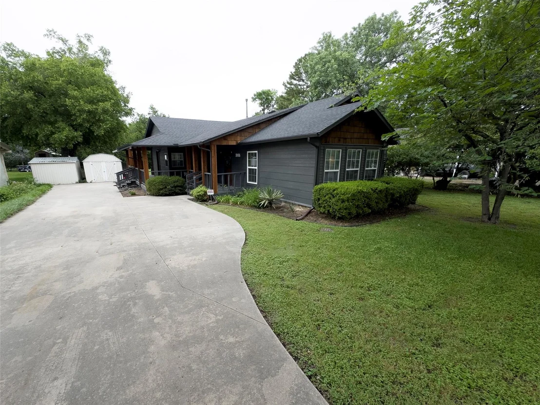 Photo of 1016 W Collins Street