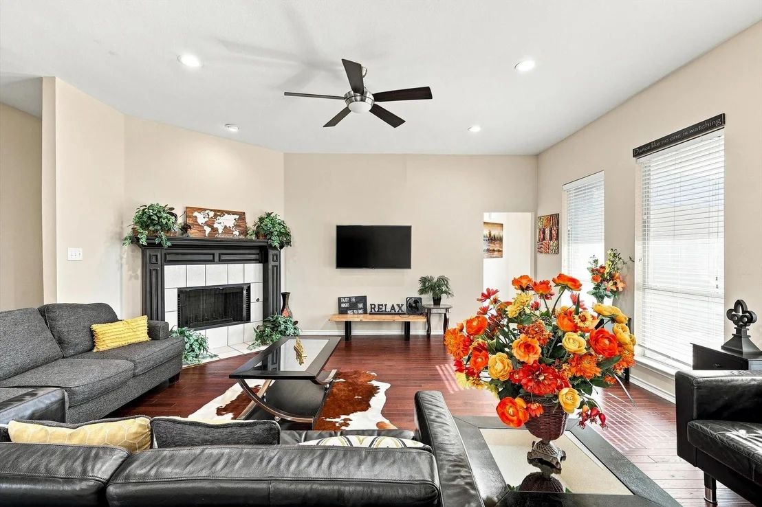 Photo of 335 Linhurst Drive
