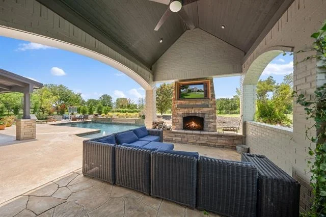 Photo of 1541 Winding Creek Road