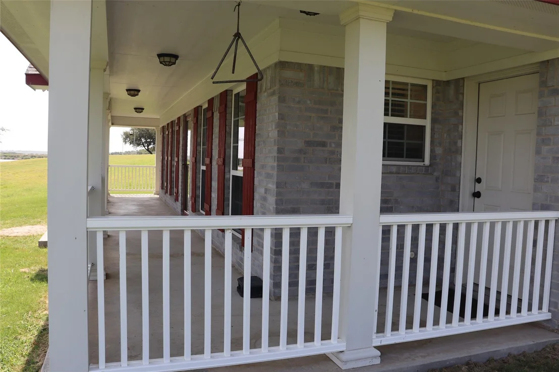 Photo of 333 Lake Point Road