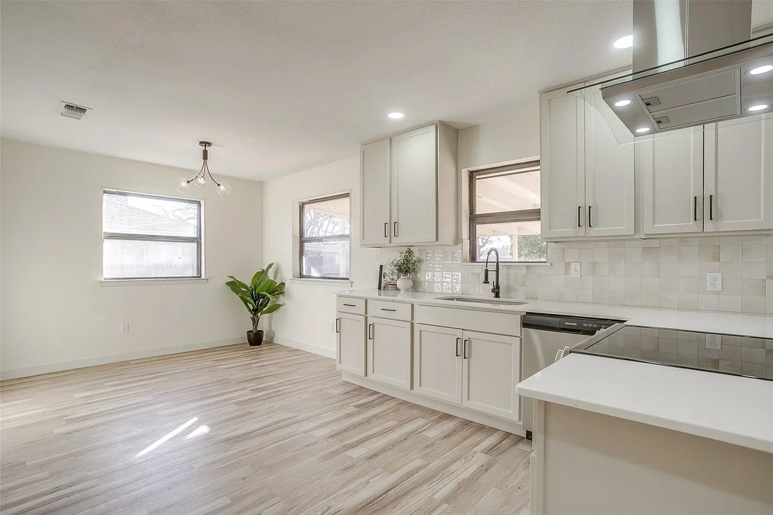 Photo of 2421 Meadow View