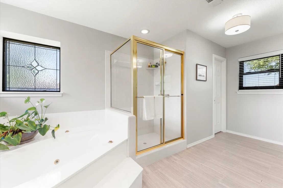 Photo of 10612 Live Oak Drive