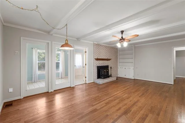 Photo of 4825 Hillcrest Drive