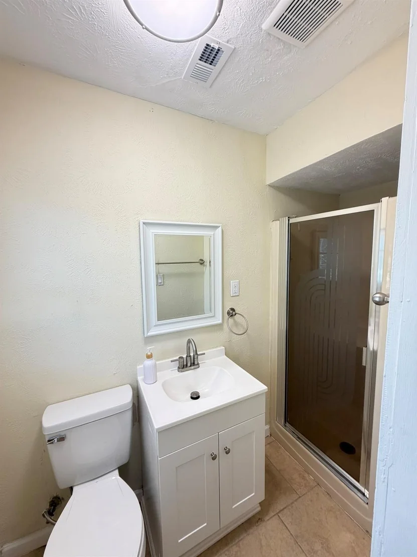 Photo of 1102 Poindexter Avenue