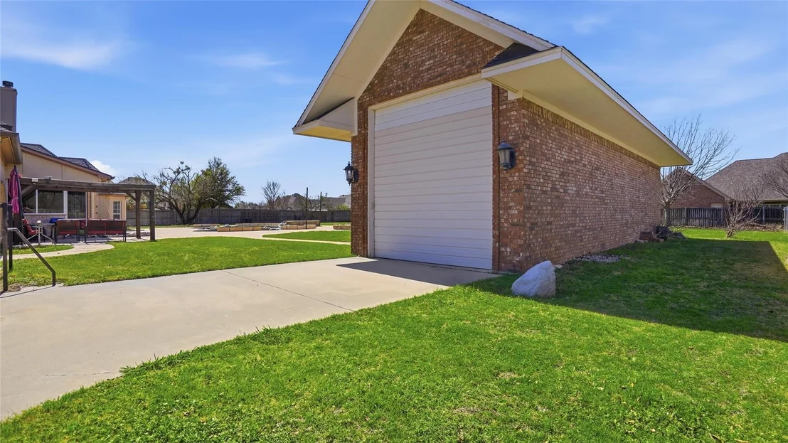 Photo of 1201 Saddle Lakes Drive
