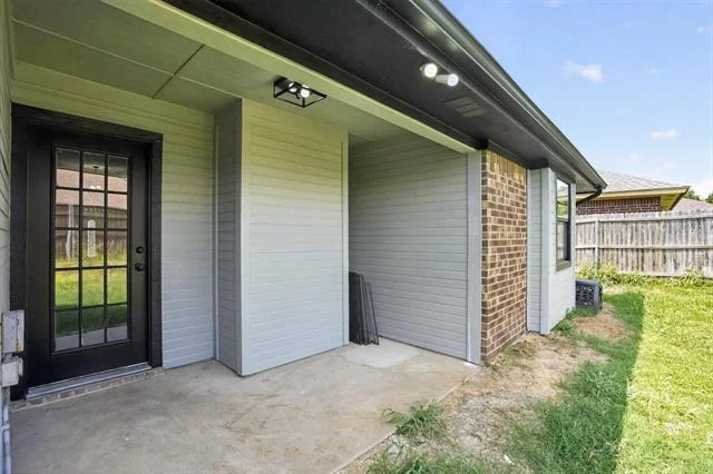 Photo of 6057 Hillglen Drive