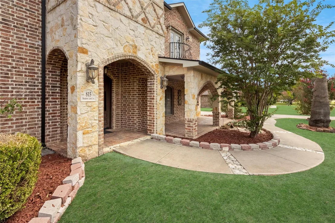 Photo of 815 Meadow Lark Lane