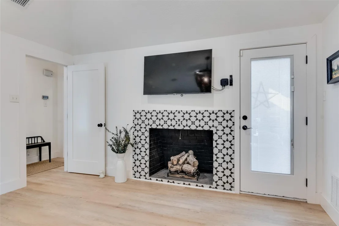 Photo of 2919 Sweet Briar Street