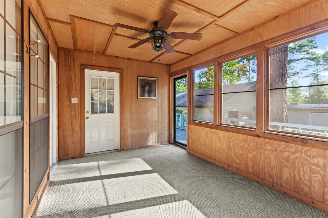 Photo of 1656 Pineview Lane