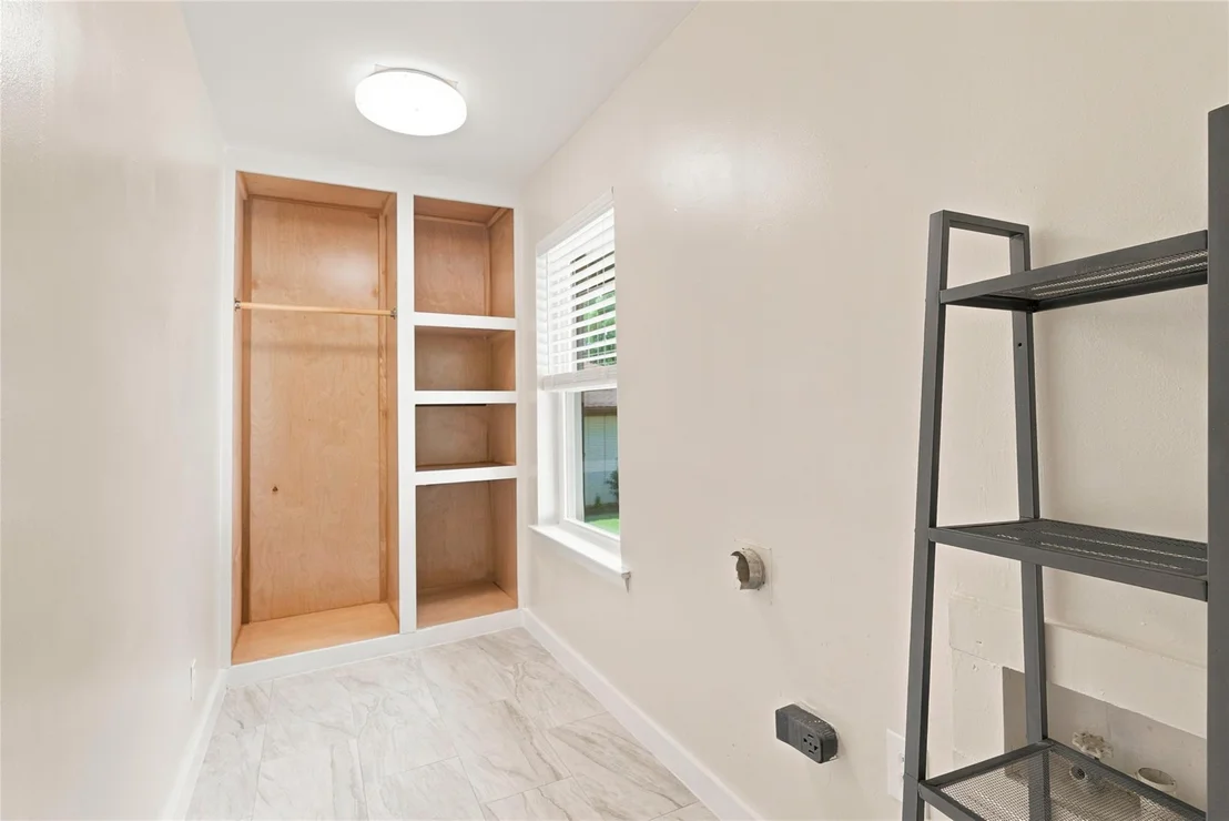 Photo of 106 E 3rd Street
