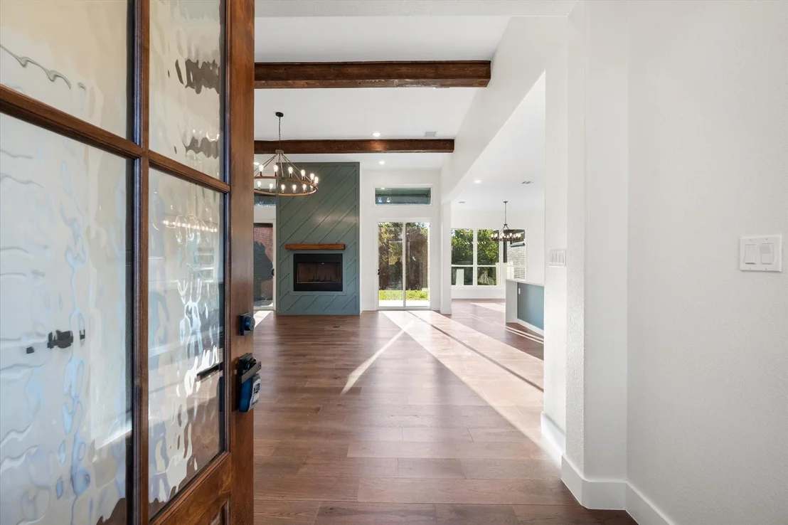 Photo of 554 Shoreside Drive