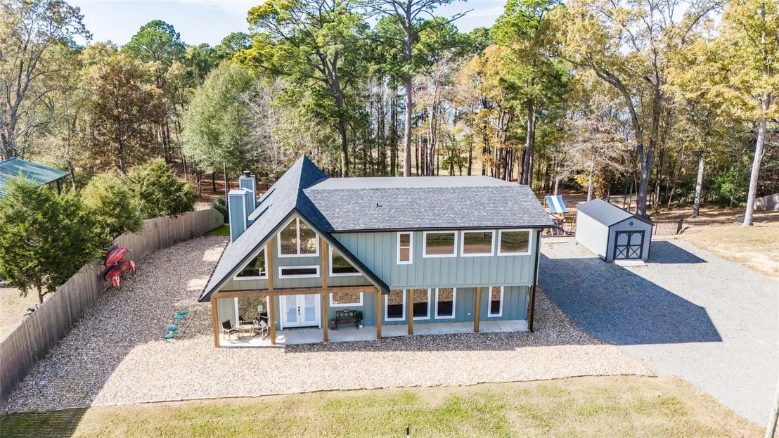 Photo of 449 Lakeview Circle