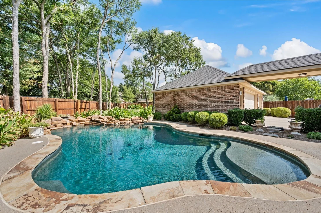 Photo of 1607 Forest Bend Lane