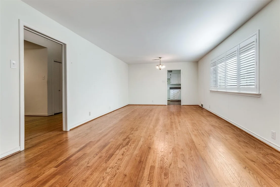 Photo of 9759 Shoreview Road