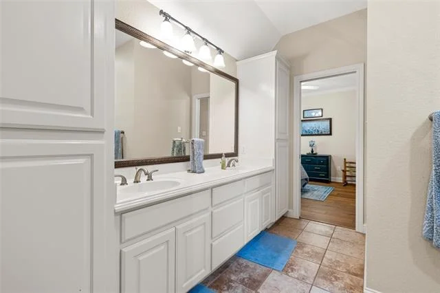 Photo of 290 Bolton Circle