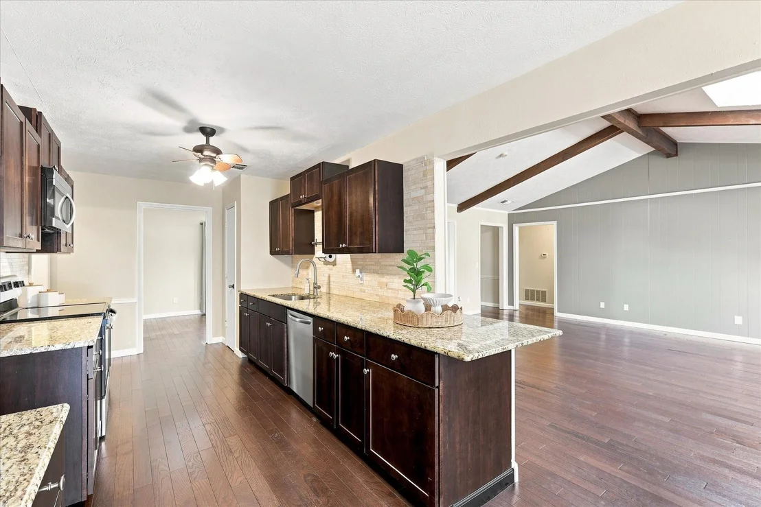 Photo of 2525 Eucalyptus Drive
