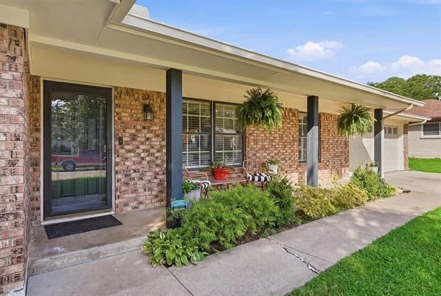 Photo of 4025 Aragon Drive