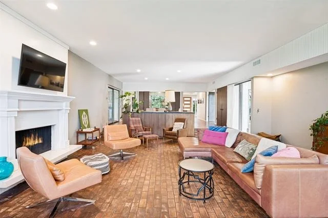 Photo of 6652 Talbot Parkway