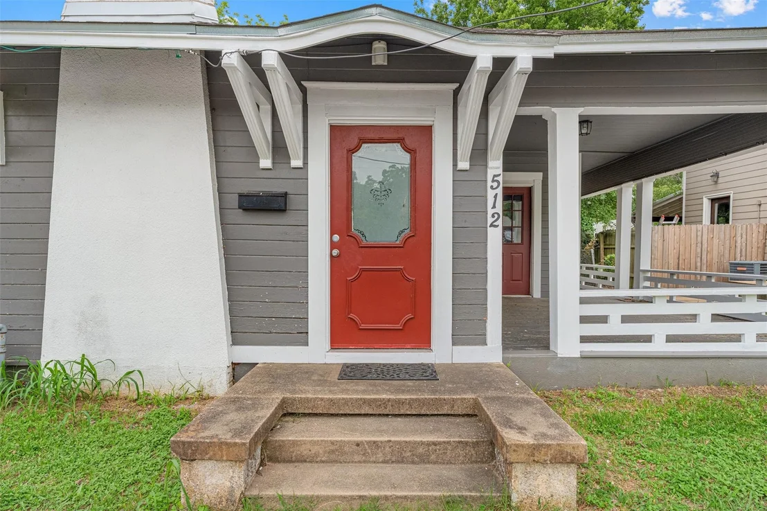 Photo of 512 Herring Avenue