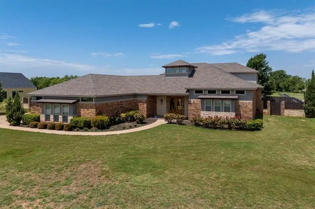 Photo of 302 Southwind Circle