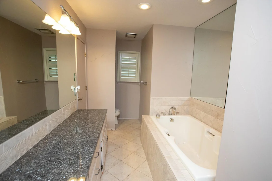Photo of 1305 Cliff Drive