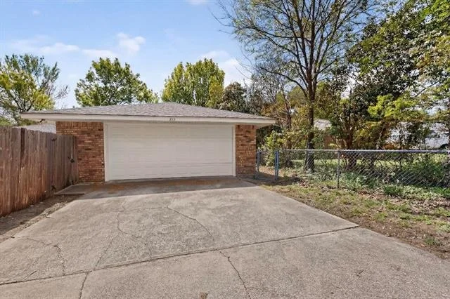 Photo of 213 Gregory Drive