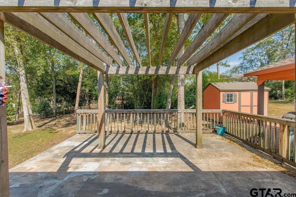 Photo of 213 Treetop Lane
