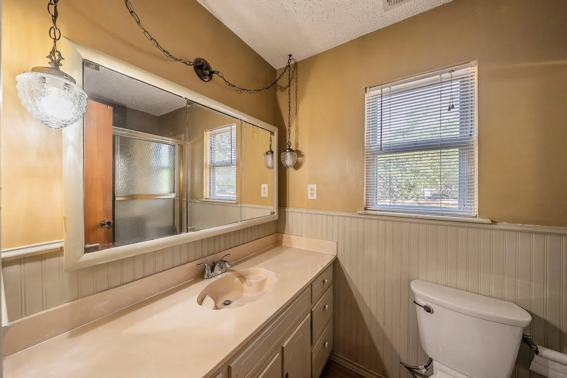 Photo of 1812 Highland Drive E