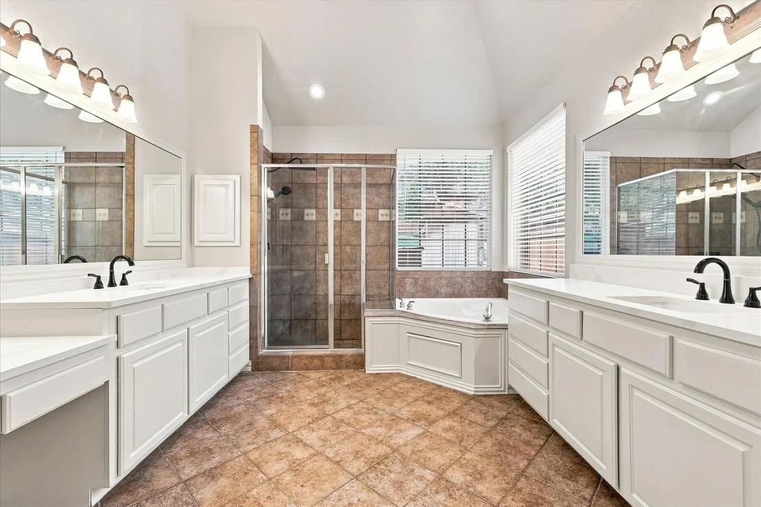 Photo of 708 Lakeway Drive