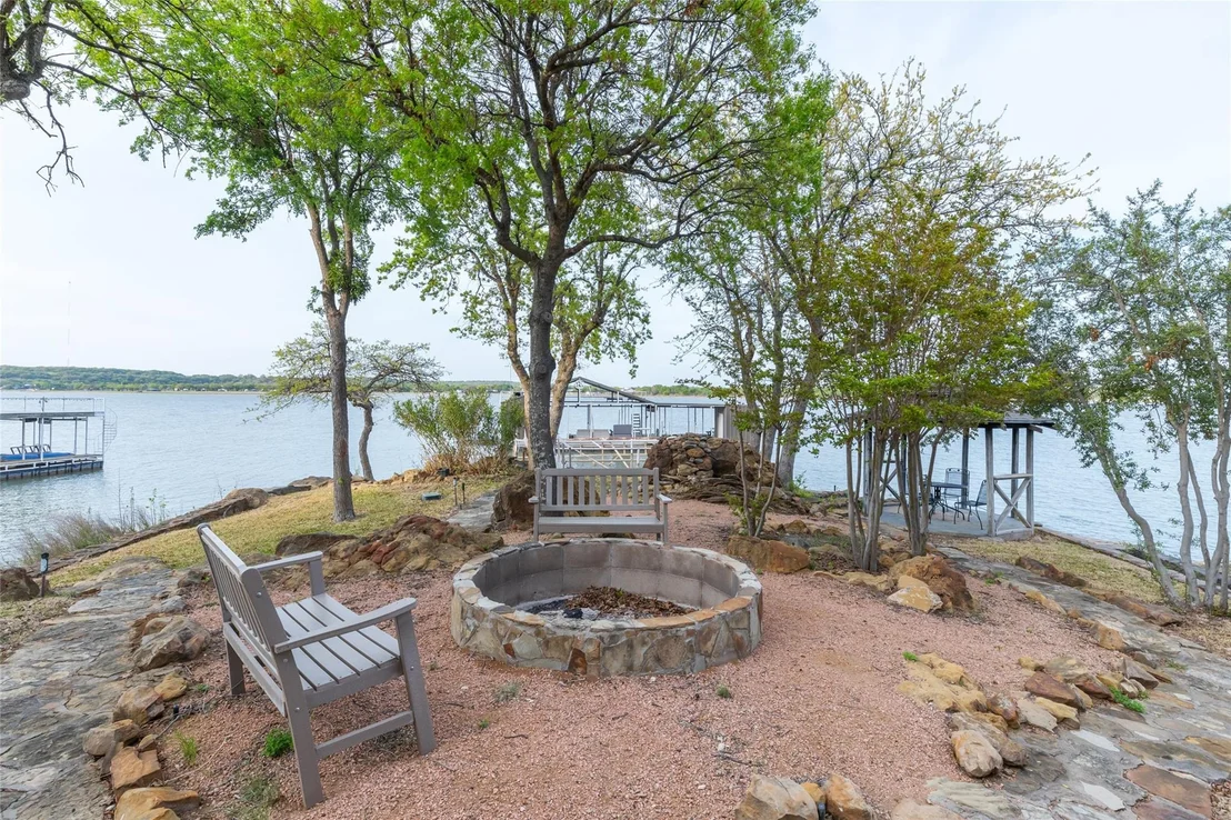 Photo of 440 Lakeside Drive