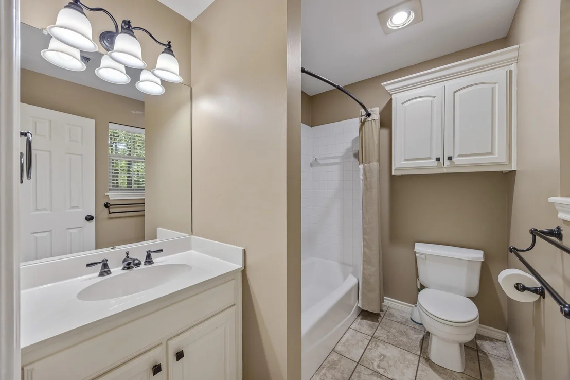 Photo of 17820 Oak Forest Drive
