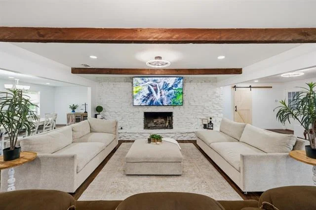 Photo of 6602 Lyons Road