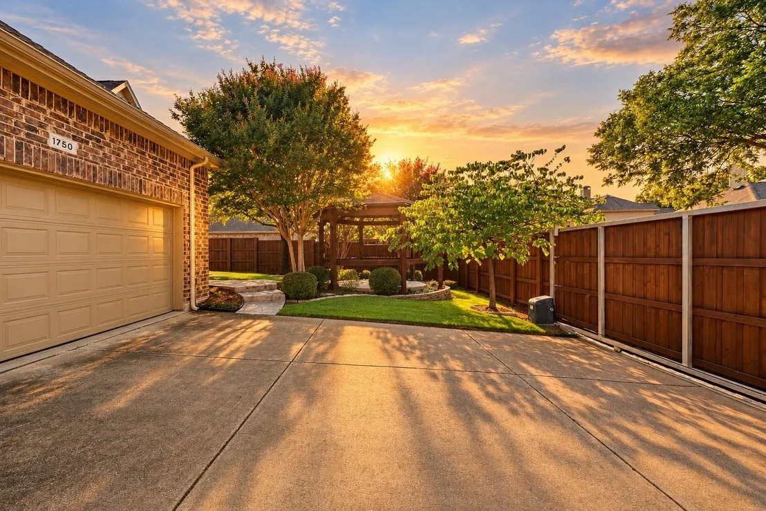 Photo of 1750 Lake Forest Drive