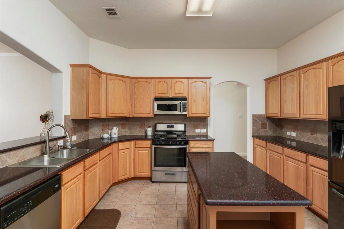 Photo of 6633 Chalk River Drive