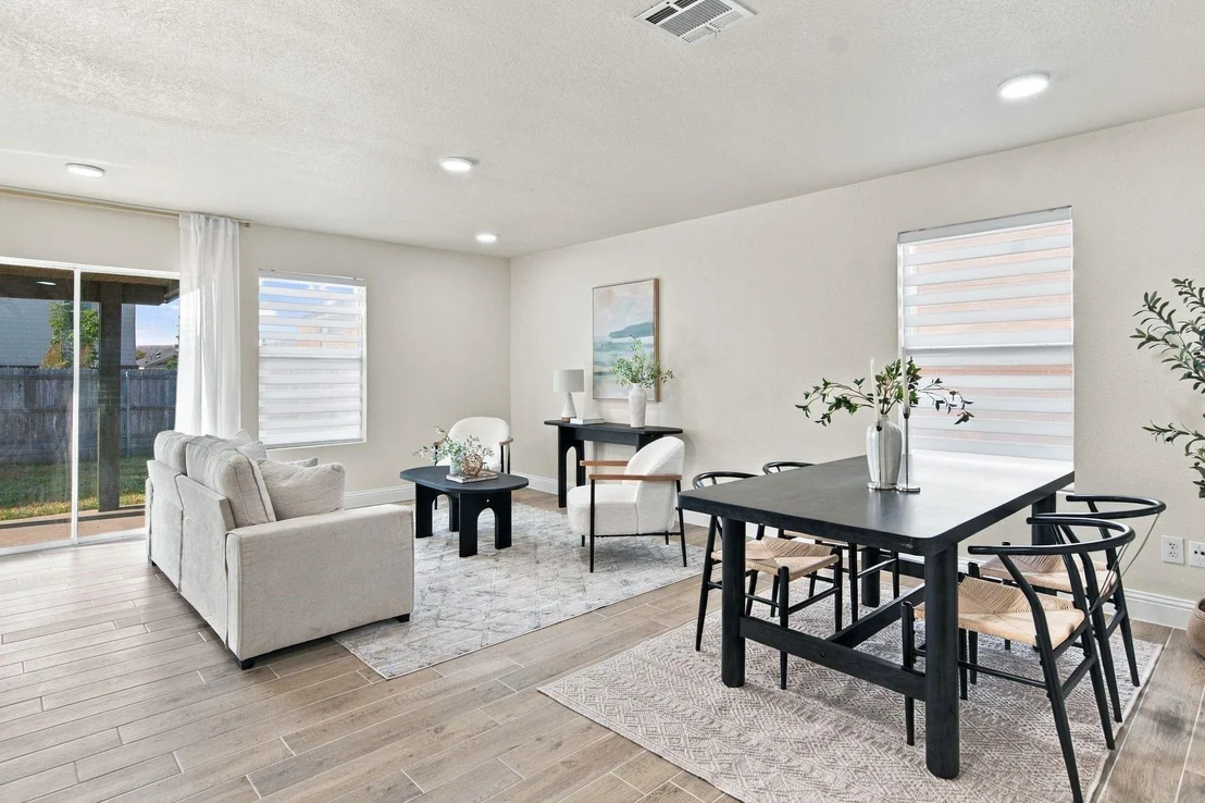 Photo of 717 Redwing Drive