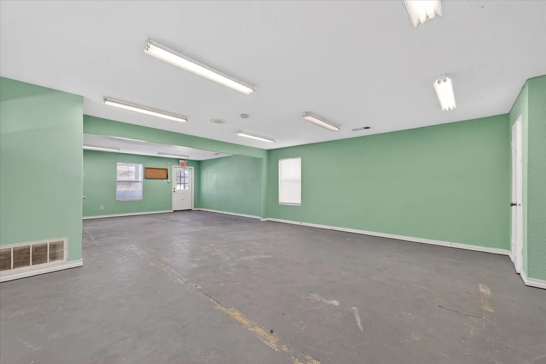 Photo of 611 W Spring Valley Road