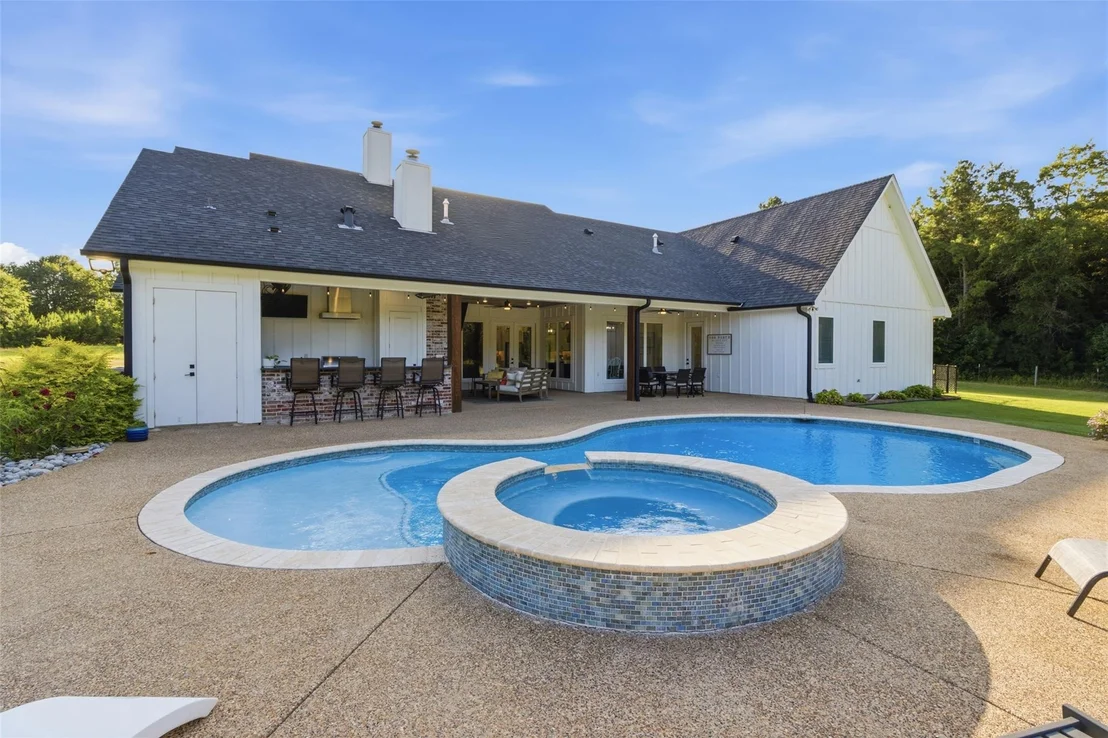 Photo of 317 Private Road 4351