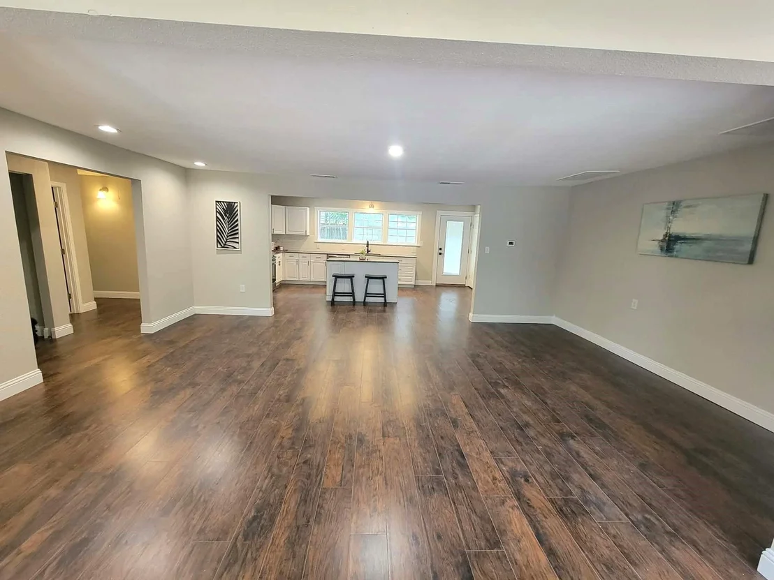 Photo of 103 W Cayuga Drive