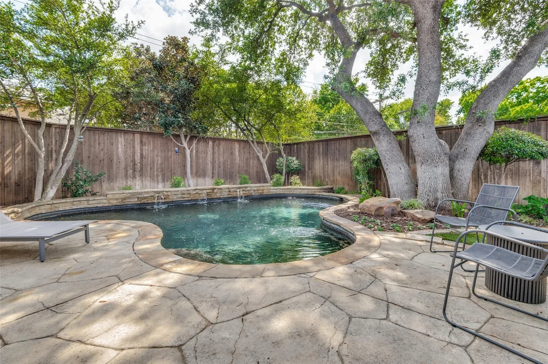 Photo of 5322 W Mockingbird Lane