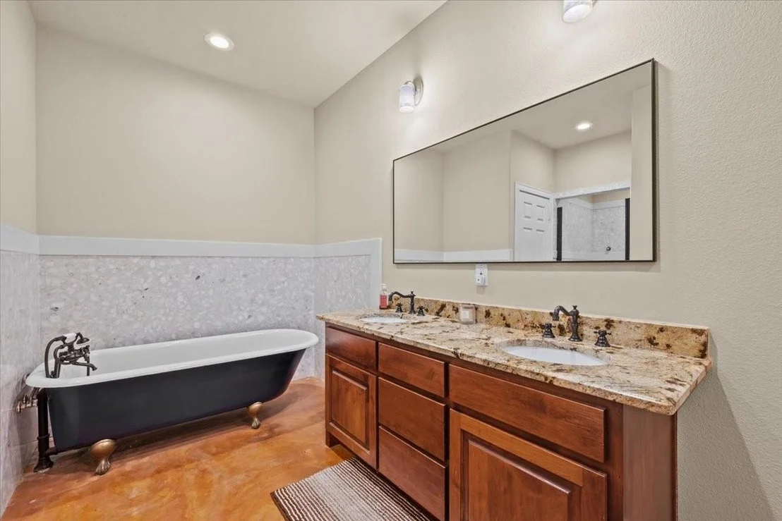 Photo of 3601 Oak Circle