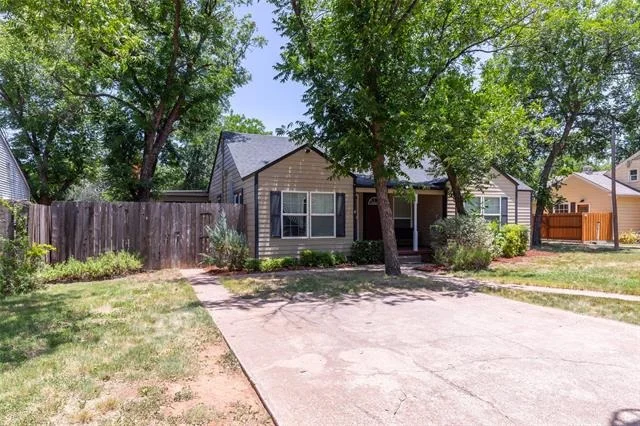 Photo of 757 Davis Drive