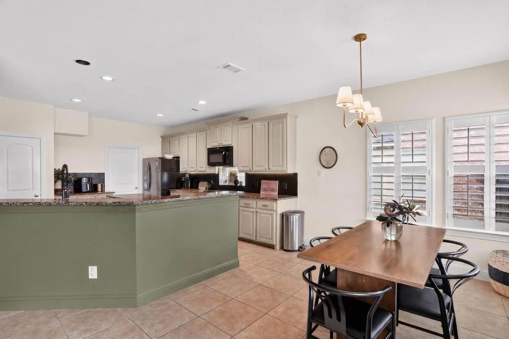 Photo of 830 Woodview Drive