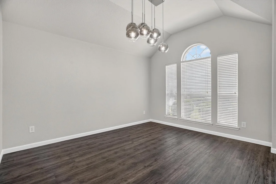 Photo of 817 Peach Lane