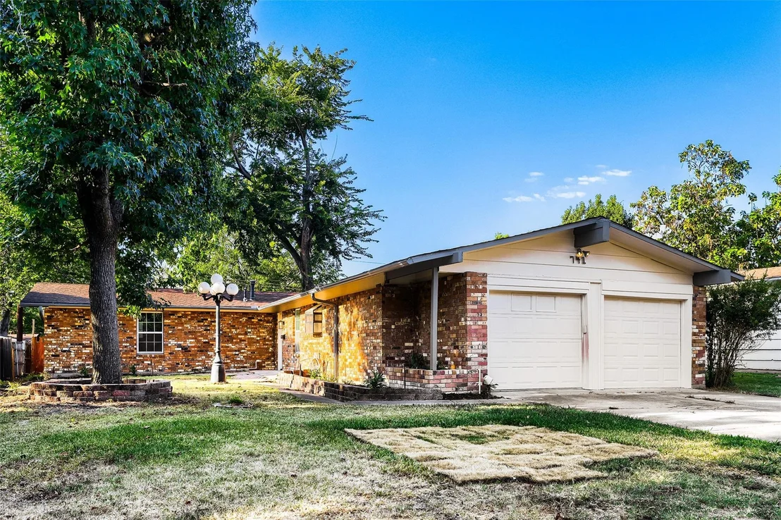 Photo of 741 Greenhaven Drive