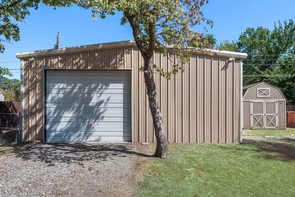 Photo of 1517 Mockingbird Lane
