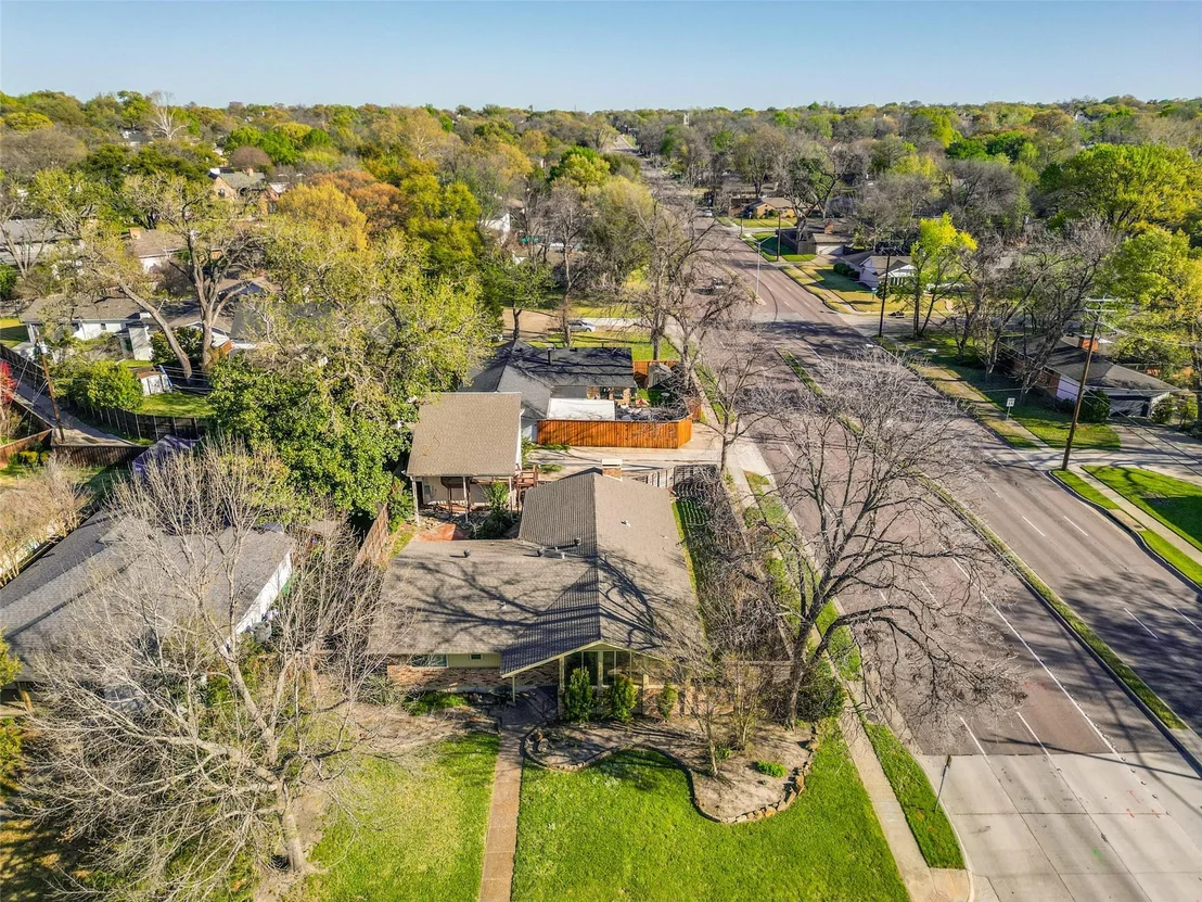 Photo of 9759 Shoreview Road