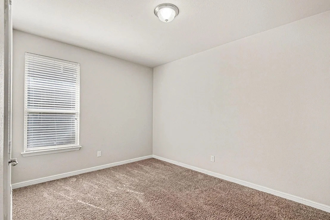Photo of 905 Falcon Road